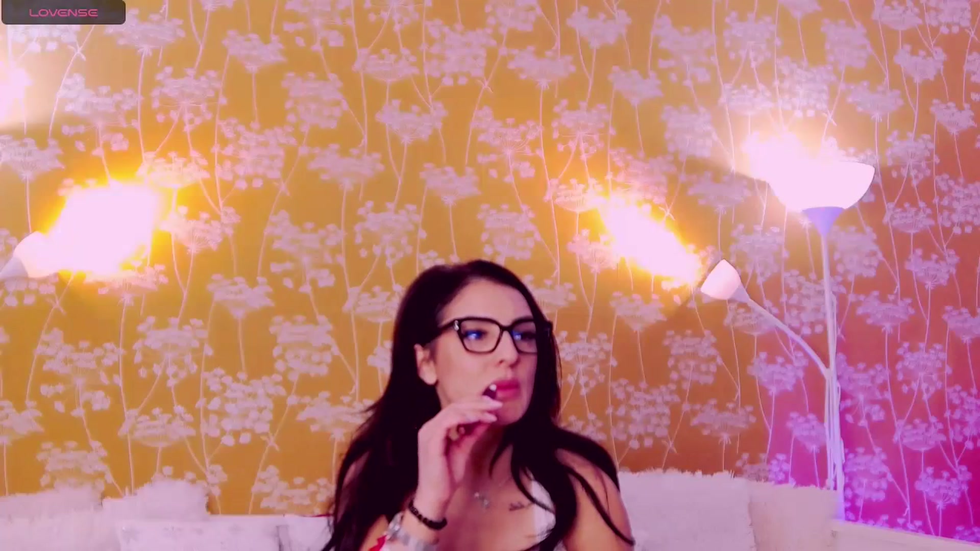 Gallery image thumbnail from LindsayDee's myfreecams stream on, 12/27/2023, 08:00 image 4 of 20