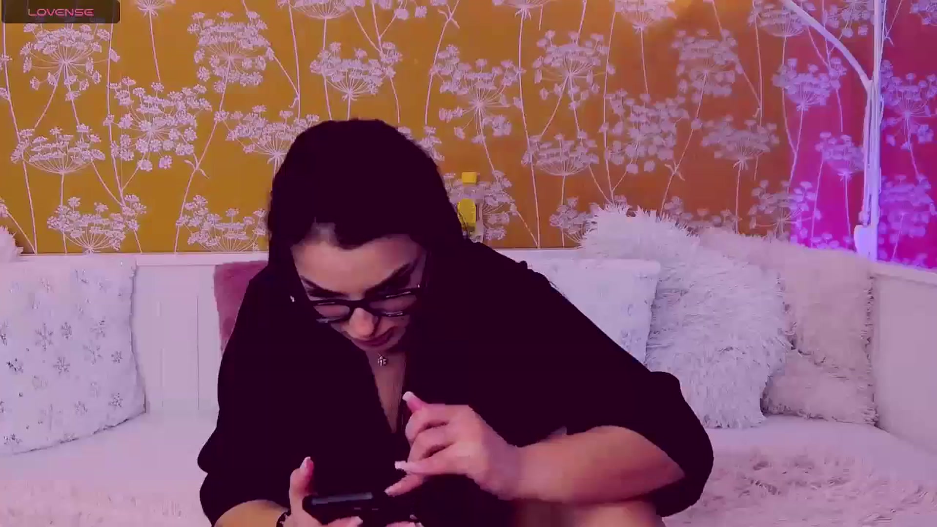 Gallery image thumbnail from LindsayDee's myfreecams stream on, 01/09/2024, 10:33 image 13 of 20