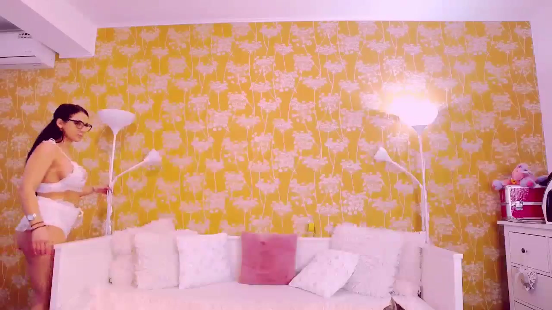 Gallery image thumbnail from LindsayDee's myfreecams stream on, 01/17/2024, 08:42 image 14 of 20