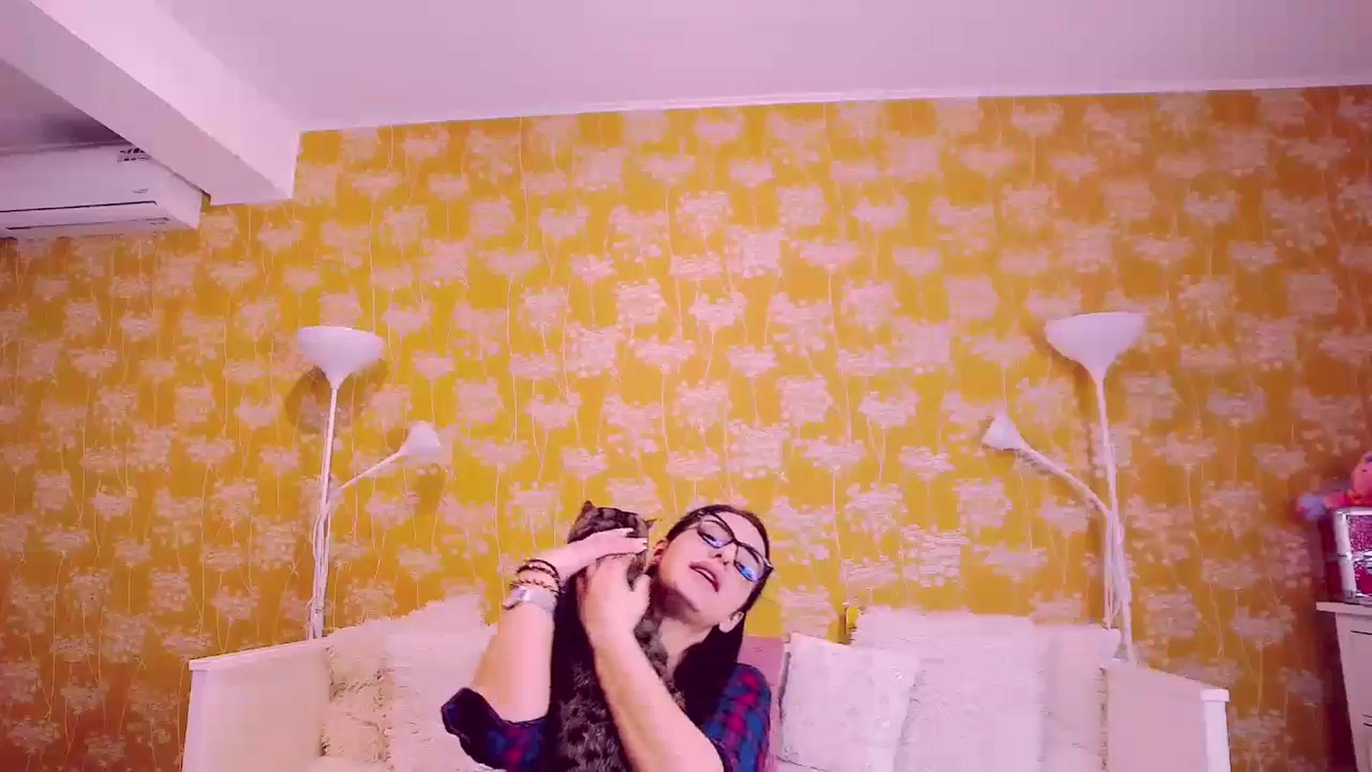 Gallery image thumbnail from LindsayDee's myfreecams stream on, 01/18/2024, 07:52 image 9 of 20