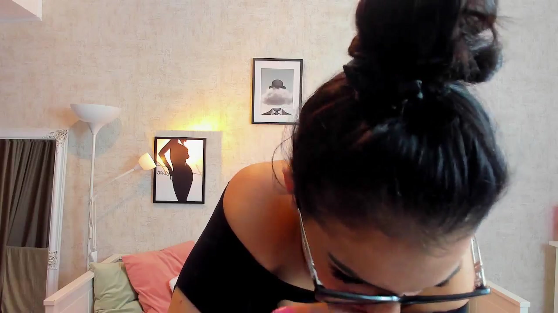 Gallery image thumbnail from LindsayDee's myfreecams stream on, 04/04/2024, 18:41 image 14 of 20