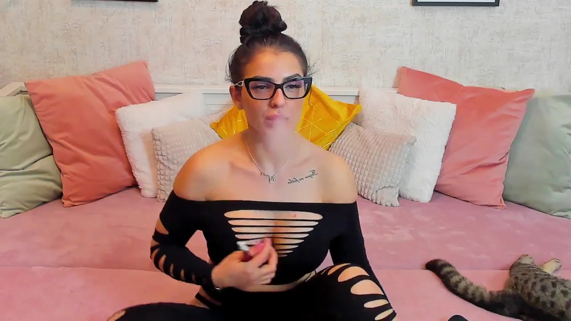 Gallery image thumbnail from LindsayDee's myfreecams stream on, 04/04/2024, 18:41 image 5 of 20