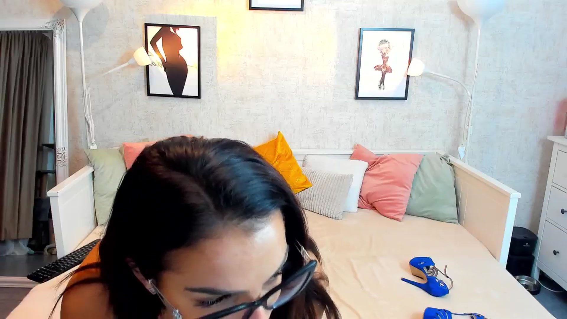 Gallery image thumbnail from LindsayDee's myfreecams stream on, 05/20/2024, 18:53 image 6 of 20