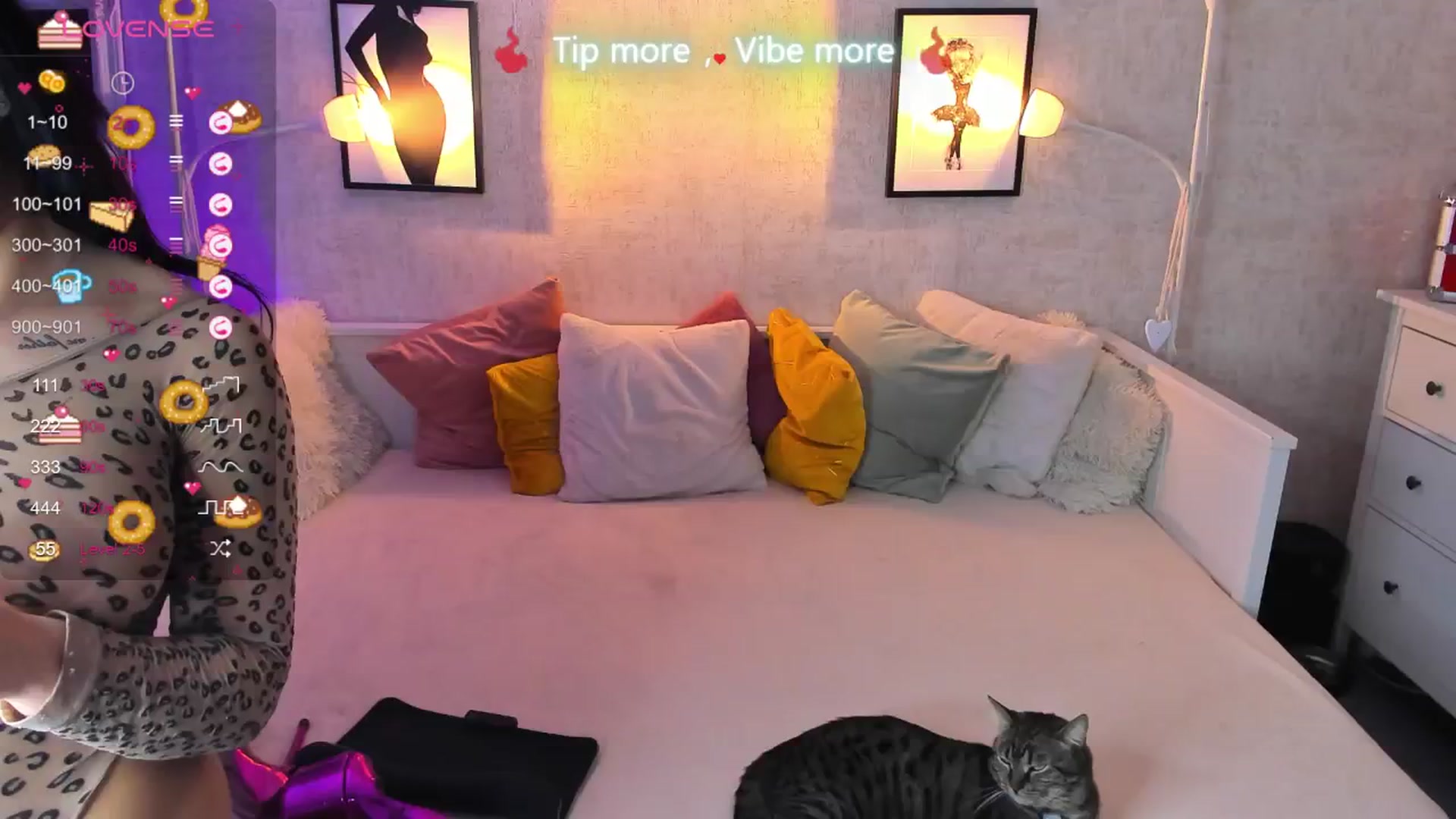 Gallery image thumbnail from LindsayDee's myfreecams stream on, 01/27/2025, 20:25 image 4 of 20