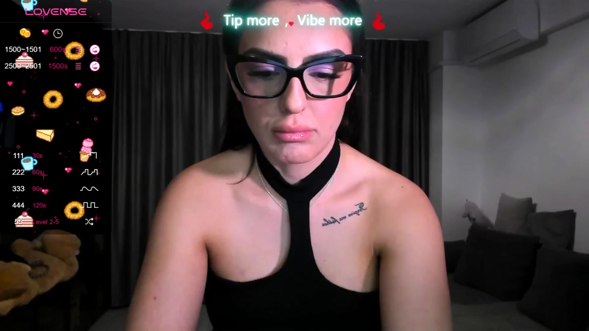 Gallery image thumbnail from LindsayDee's myfreecams stream on, 03/06/2025, 19:35 image 6 of 20