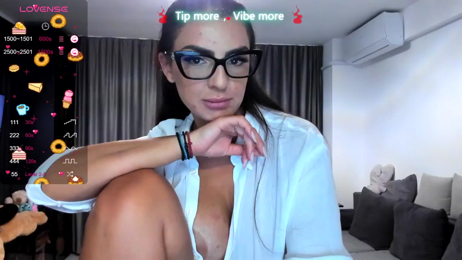 Gallery image thumbnail from LindsayDee's myfreecams stream on, 03/28/2025, 18:39 image 14 of 20