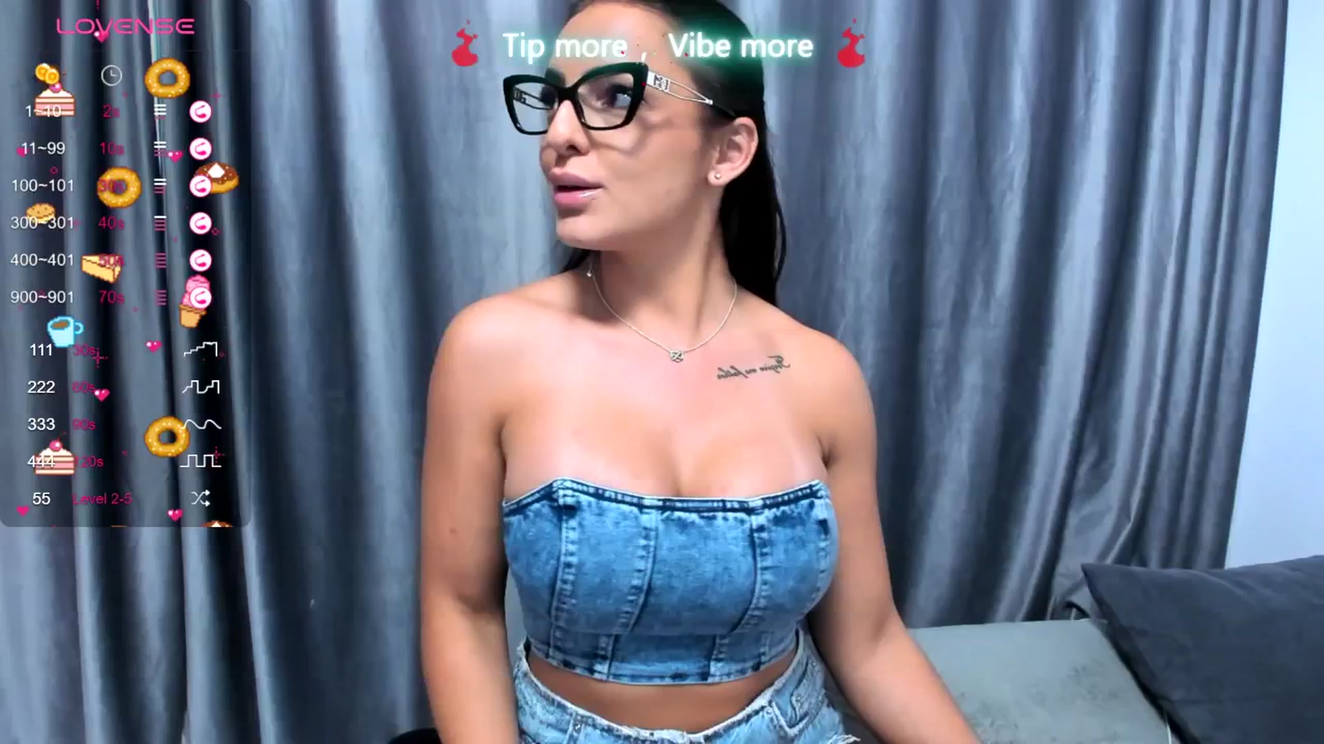 Gallery image thumbnail from LindsayDee's myfreecams stream on, 04/09/2025, 10:57 image 9 of 20