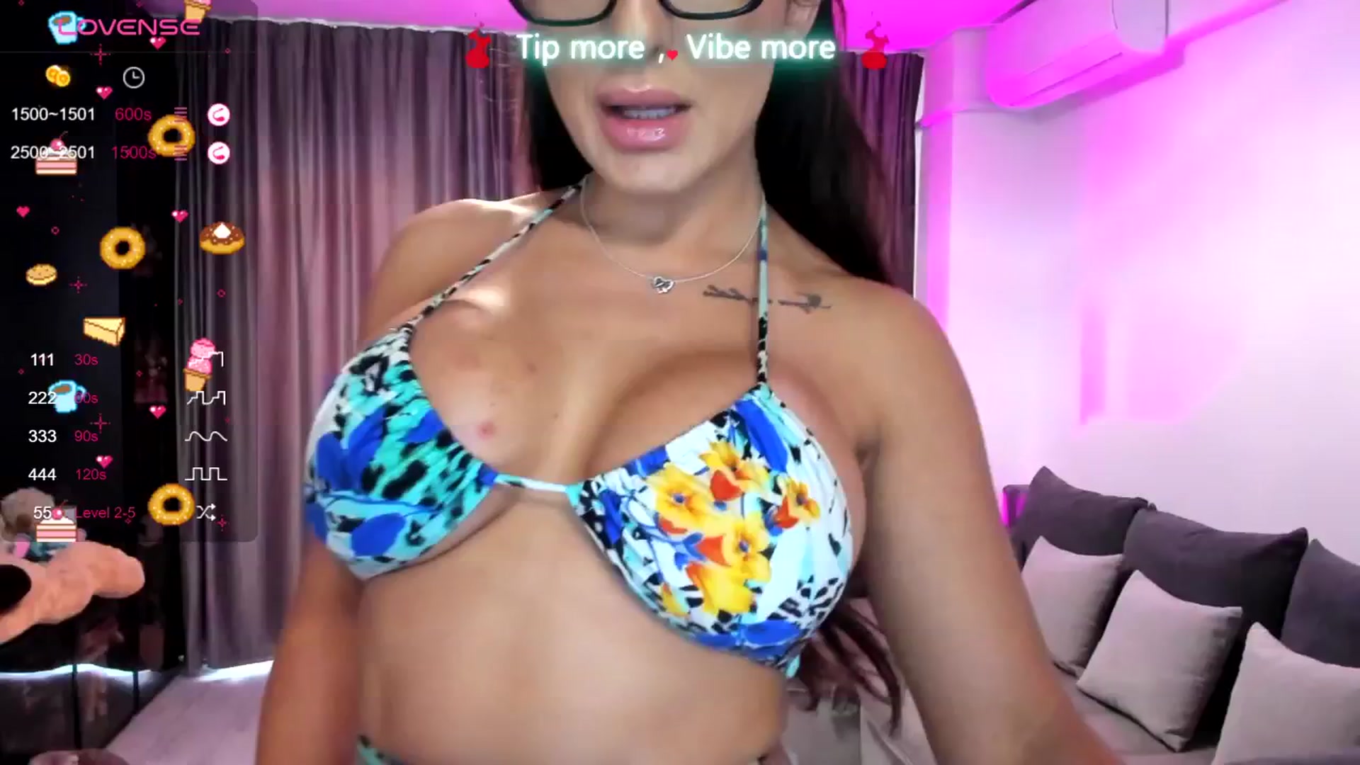 Gallery image thumbnail from LindsayDee's myfreecams stream on, 04/10/2025, 06:14 image 11 of 20
