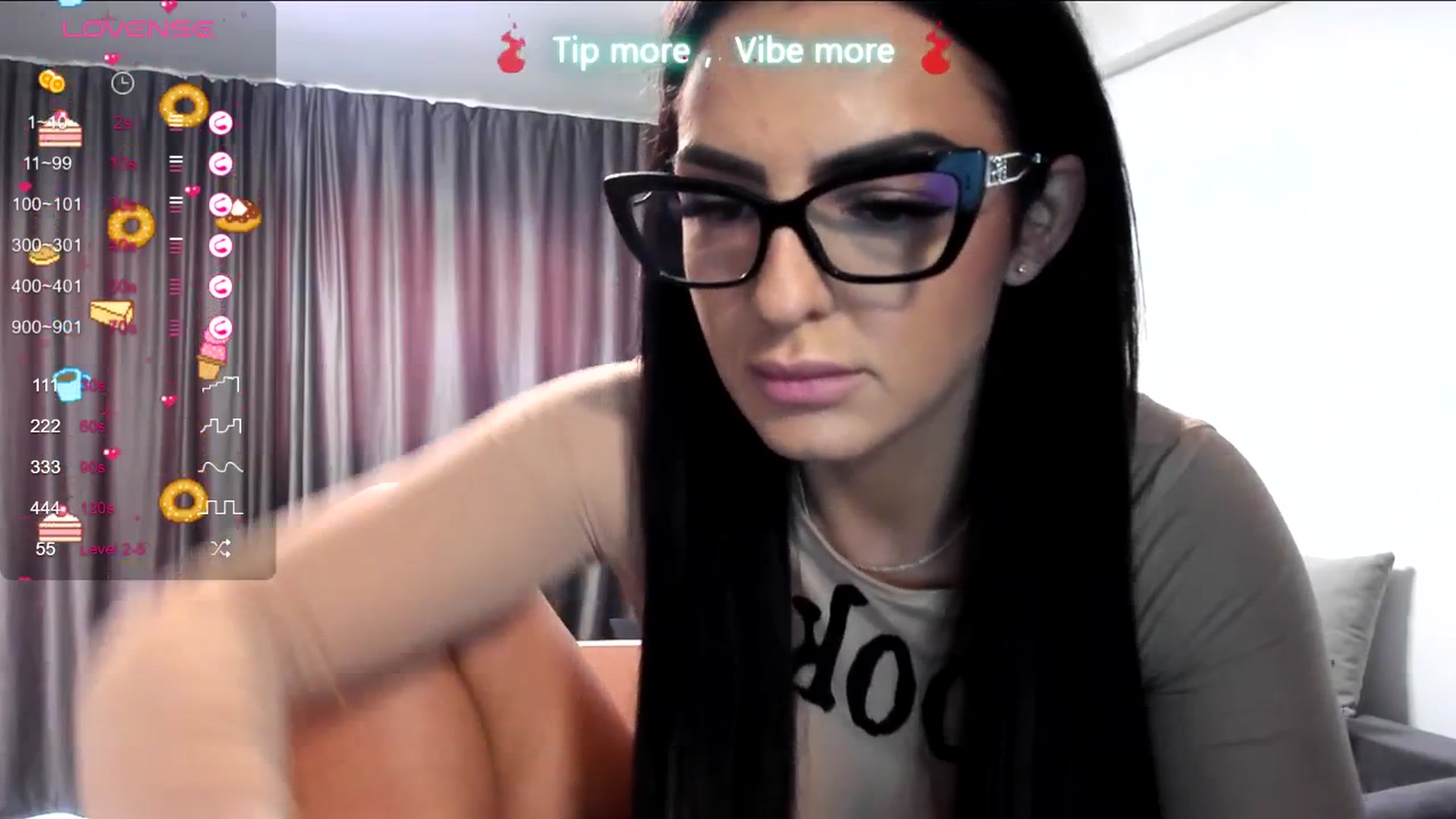 Gallery image thumbnail from LindsayDee's myfreecams stream on, 04/16/2025, 07:42 image 19 of 20