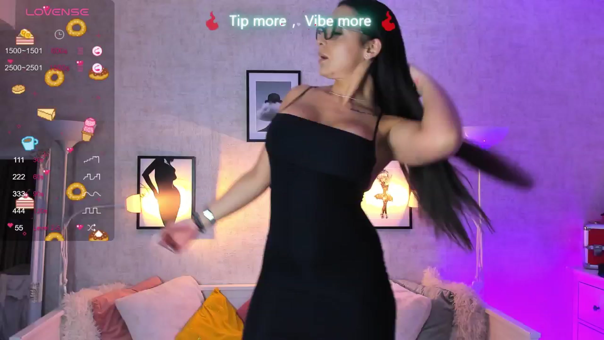 Gallery image thumbnail from LindsayDee's myfreecams stream on, 04/24/2025, 18:45 image 17 of 20