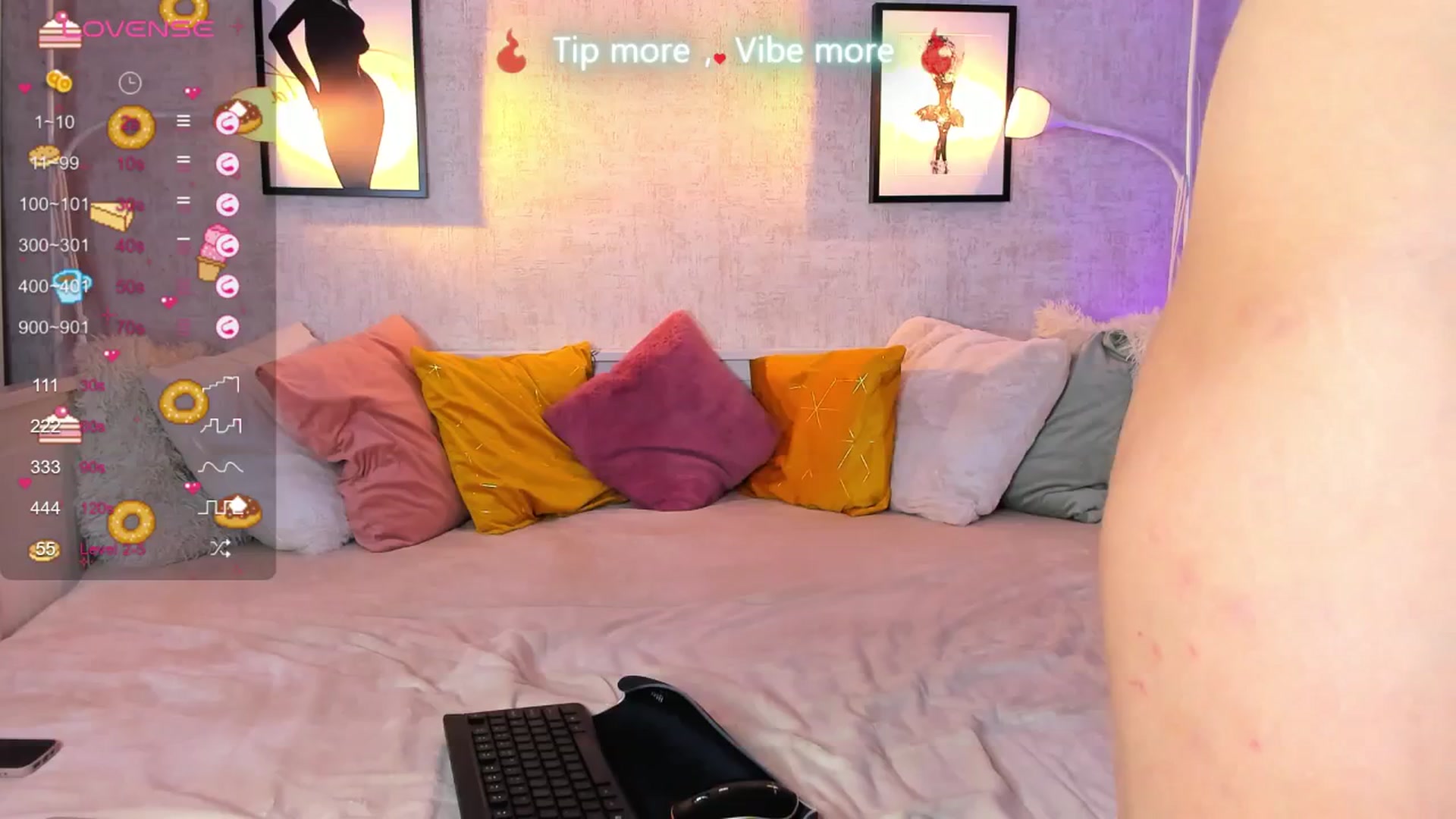 Gallery image thumbnail from LindsayDee's myfreecams stream on, 04/30/2025, 17:03 image 14 of 20