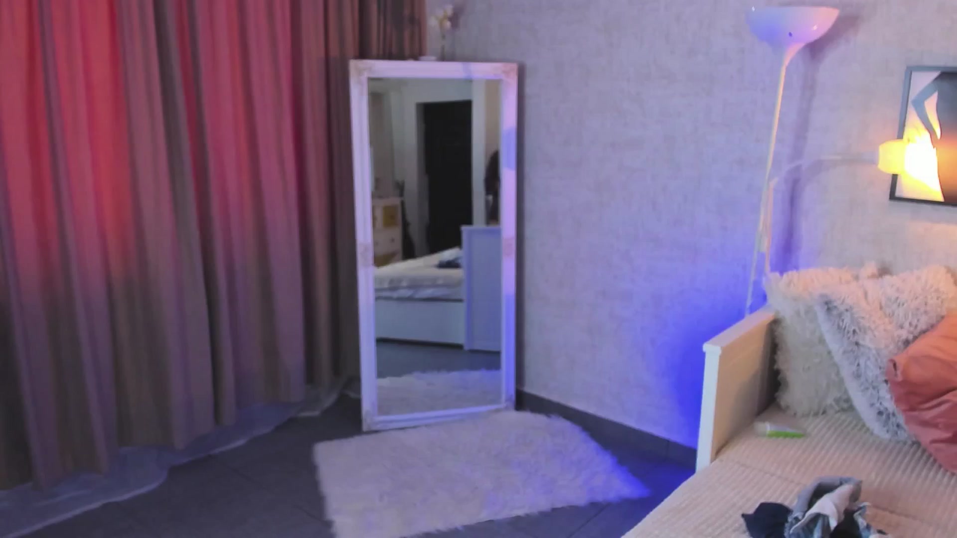 Gallery image thumbnail from LindsayDee's myfreecams stream on, 05/18/2025, 09:59 image 2 of 20