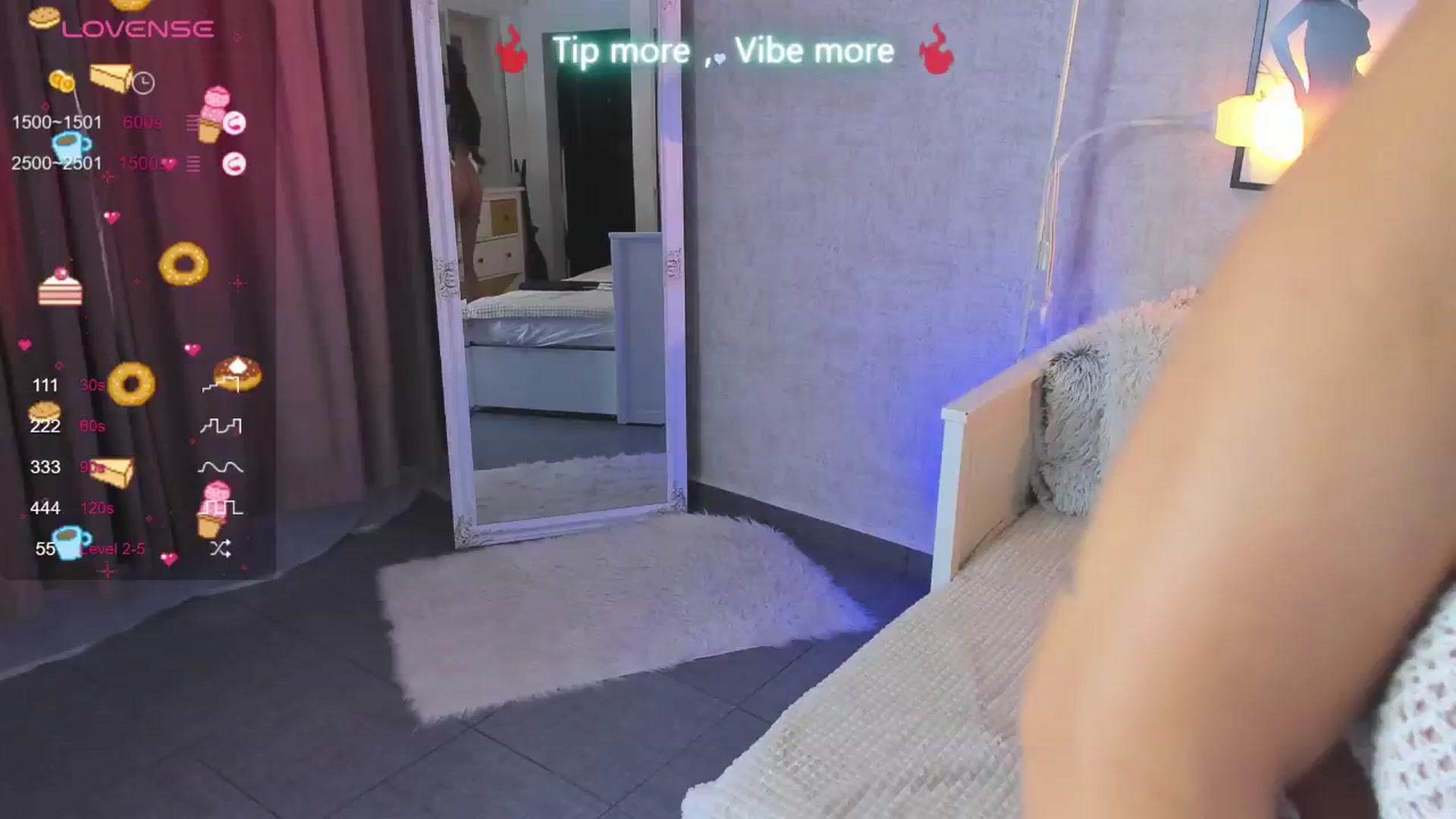 Gallery image thumbnail from LindsayDee's myfreecams stream on, 05/19/2025, 08:47 image 7 of 20