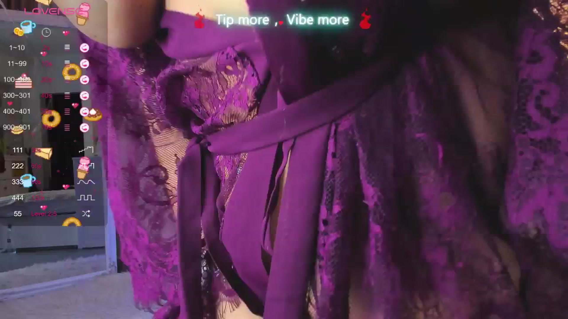 Gallery image thumbnail from LindsayDee's myfreecams stream on, 05/19/2025, 13:40 image 10 of 20