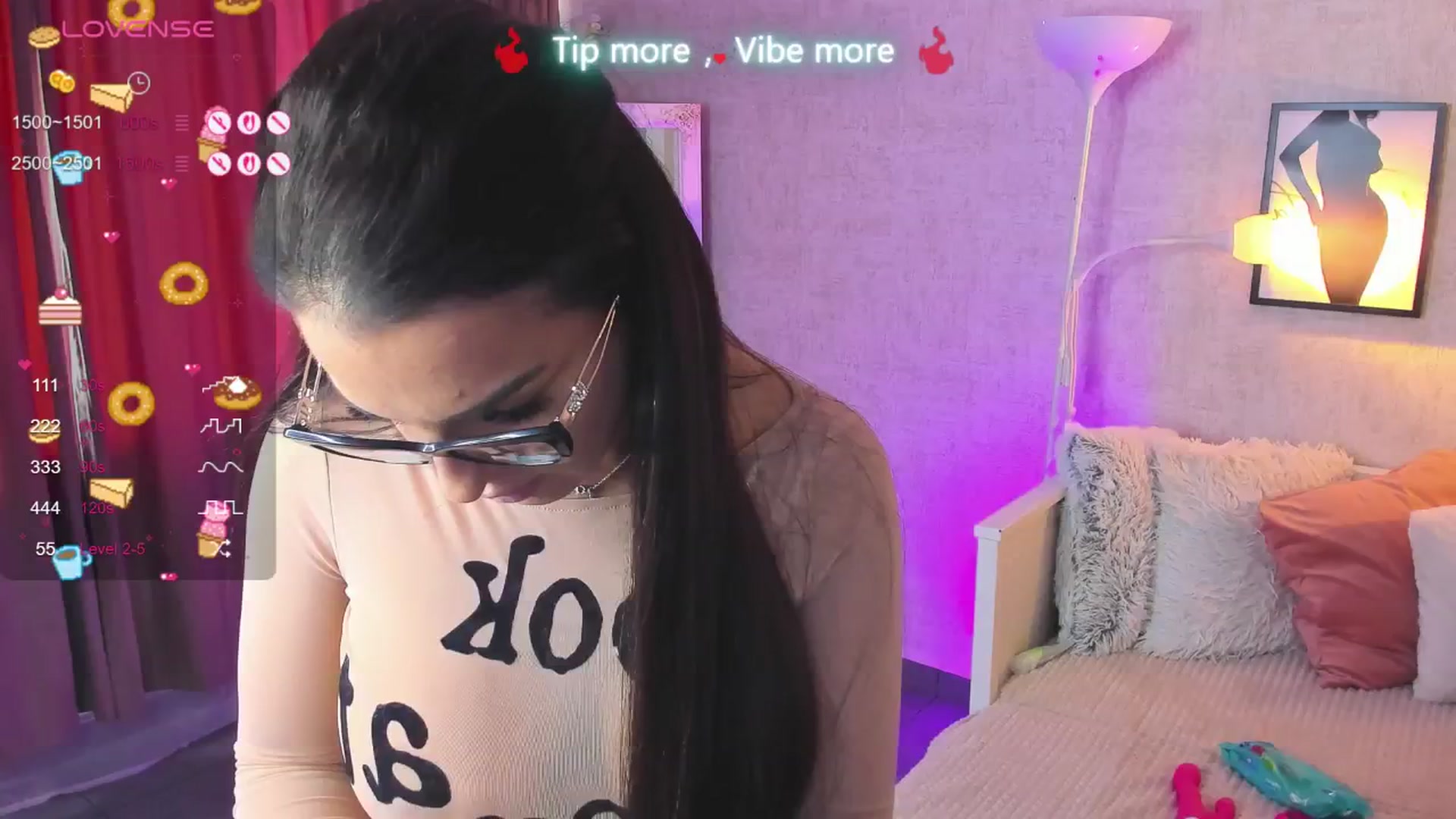 Gallery image thumbnail from LindsayDee's myfreecams stream on, 05/28/2025, 11:17 image 1 of 20