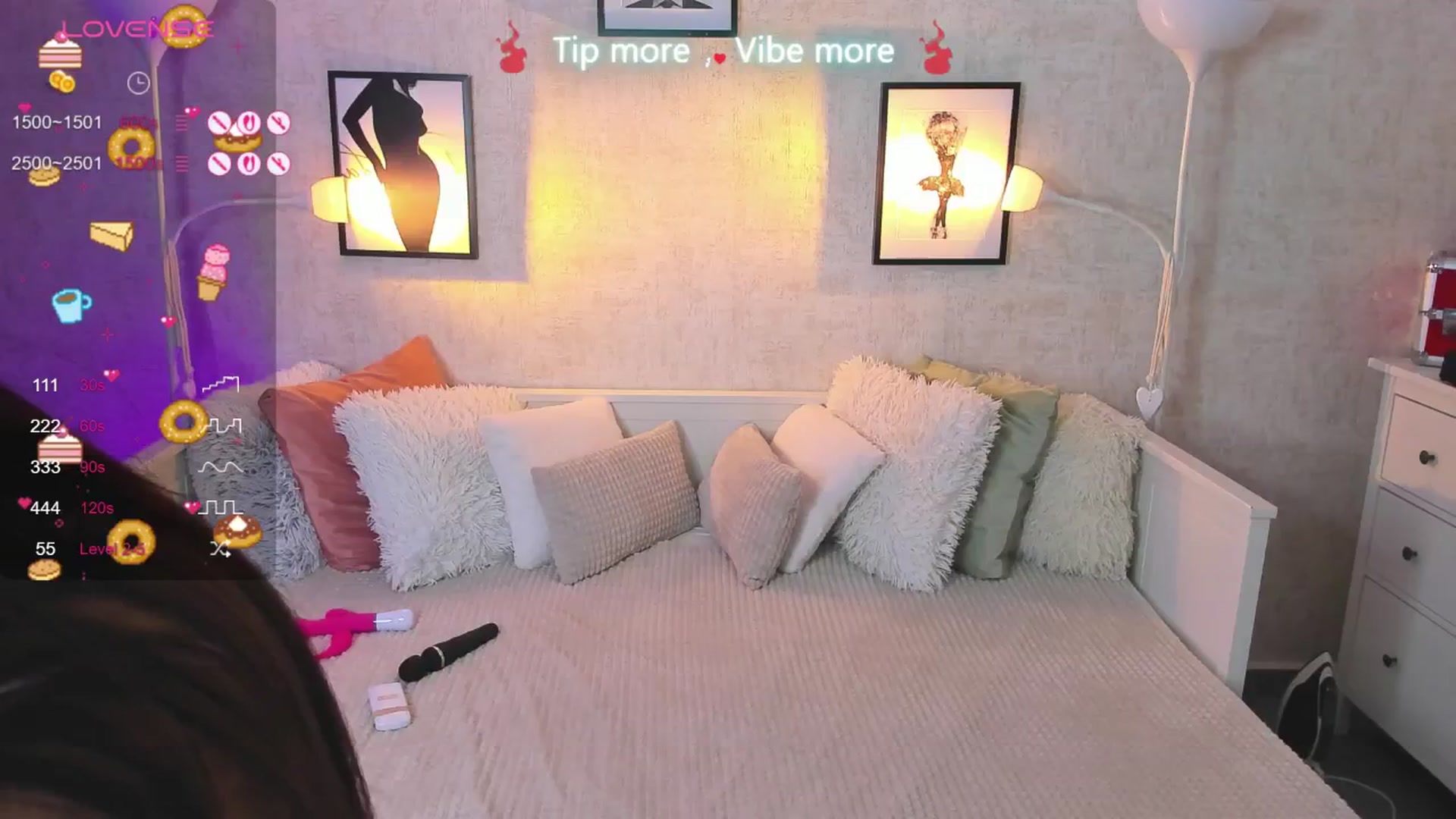 Gallery image thumbnail from LindsayDee's myfreecams stream on, 06/18/2025, 07:01 image 6 of 20