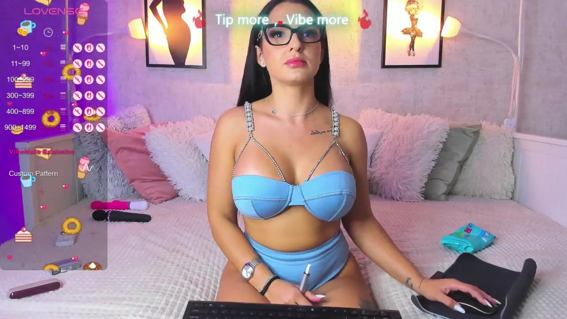 Gallery image thumbnail from LindsayDee's myfreecams stream on, 07/19/2025, 10:56 image 2 of 20