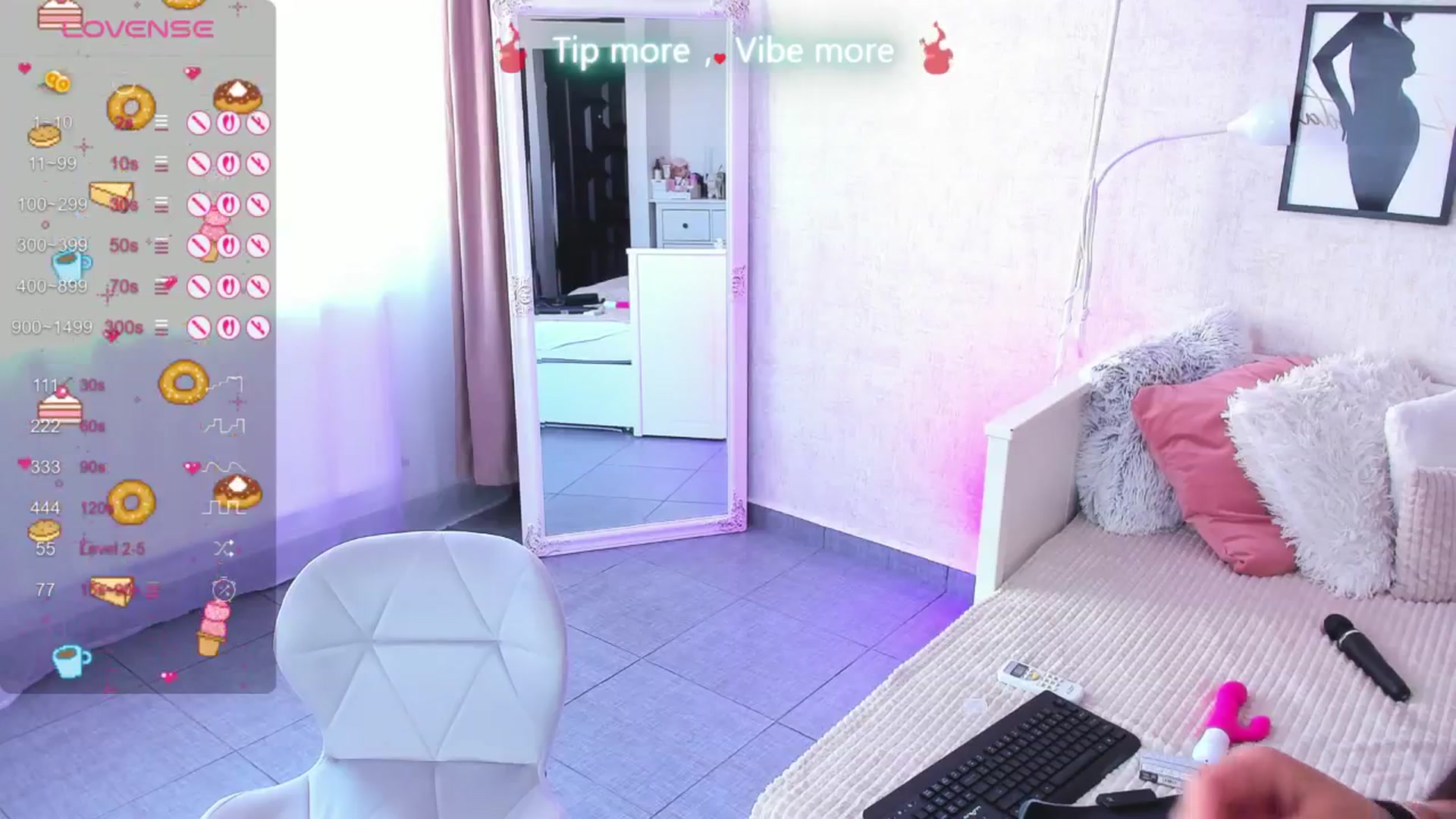 Gallery image thumbnail from LindsayDee's myfreecams stream on, 07/23/2025, 09:00 image 15 of 20