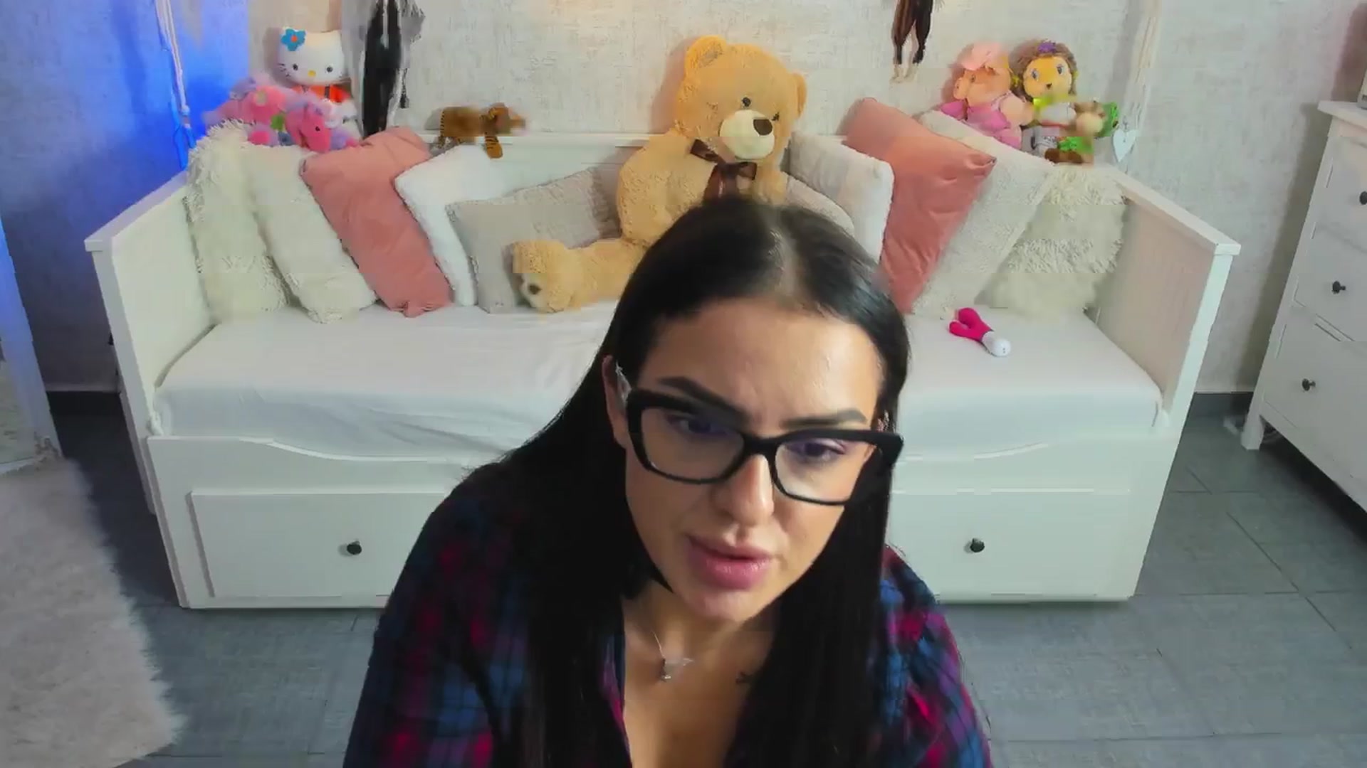 Gallery image thumbnail from LindsayDee's myfreecams stream on, 10/19/2025, 10:09 image 19 of 20