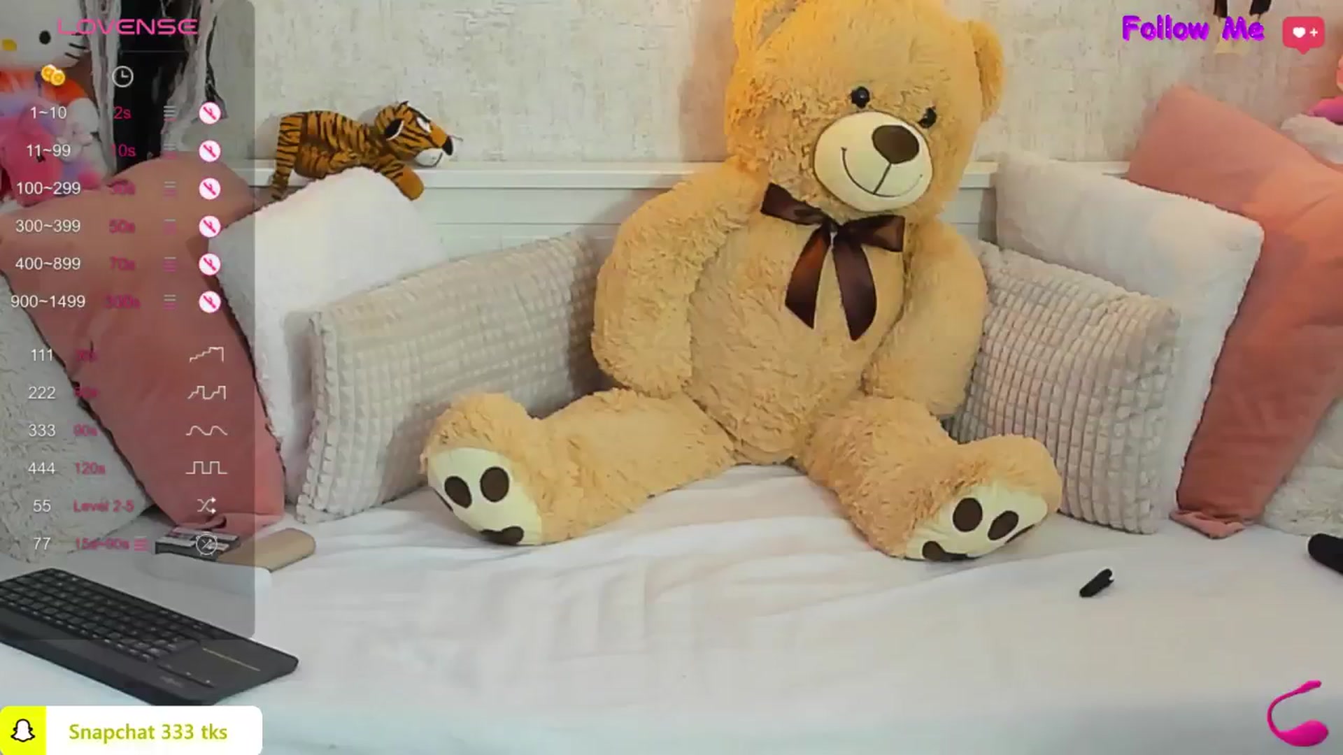 Gallery image thumbnail from LindsayDee's myfreecams stream on, 10/20/2025, 10:57 image 10 of 20