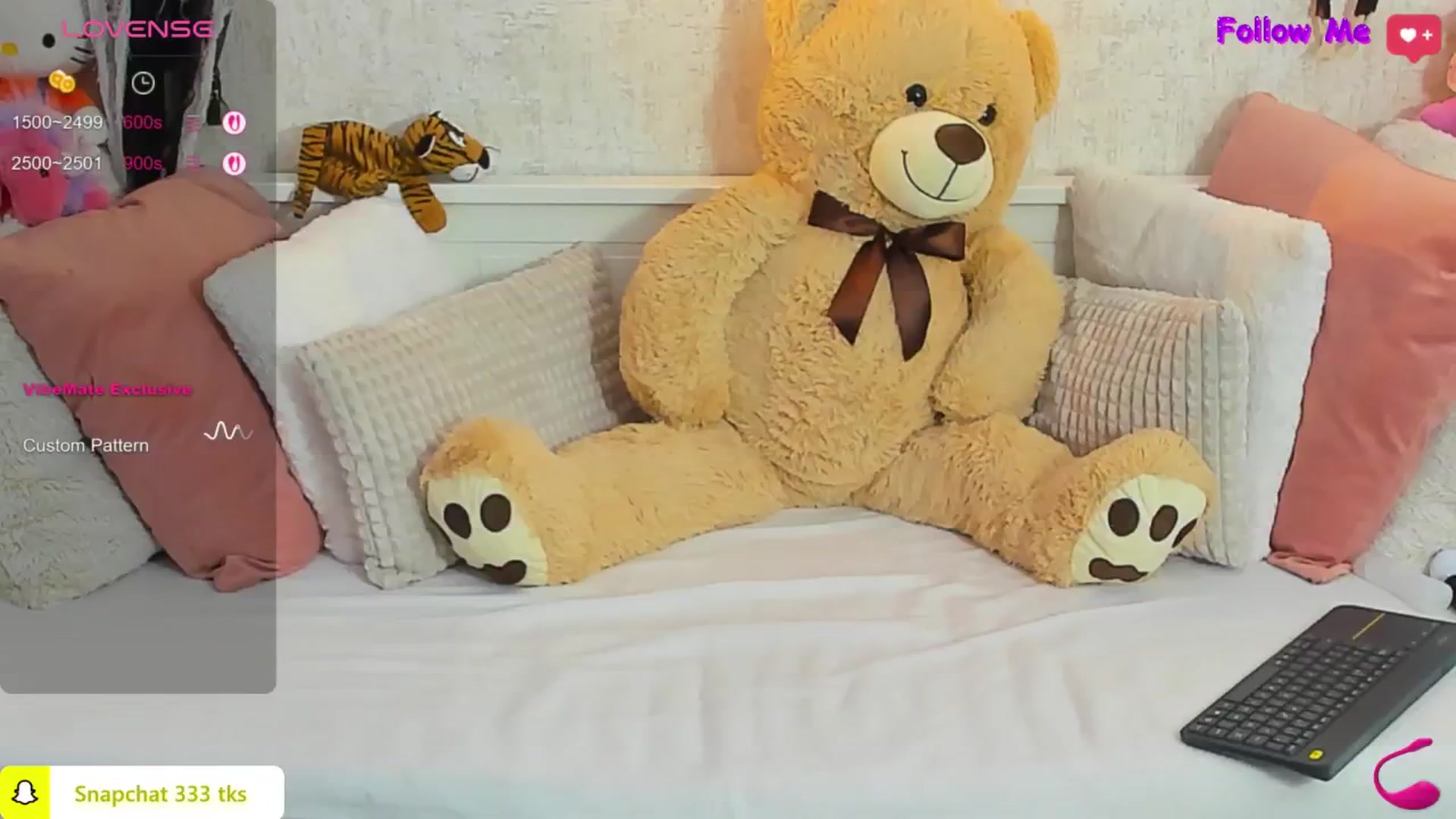 Gallery image thumbnail from LindsayDee's myfreecams stream on, 10/20/2025, 10:57 image 3 of 20
