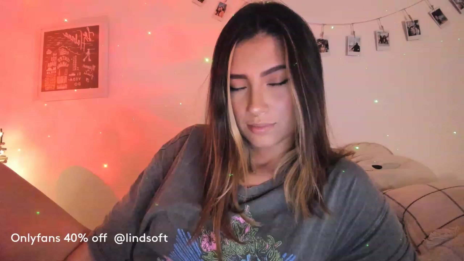 Gallery image thumbnail from Lindsoft's myfreecams stream on, 12/03/2022, 03:25 image 20 of 20