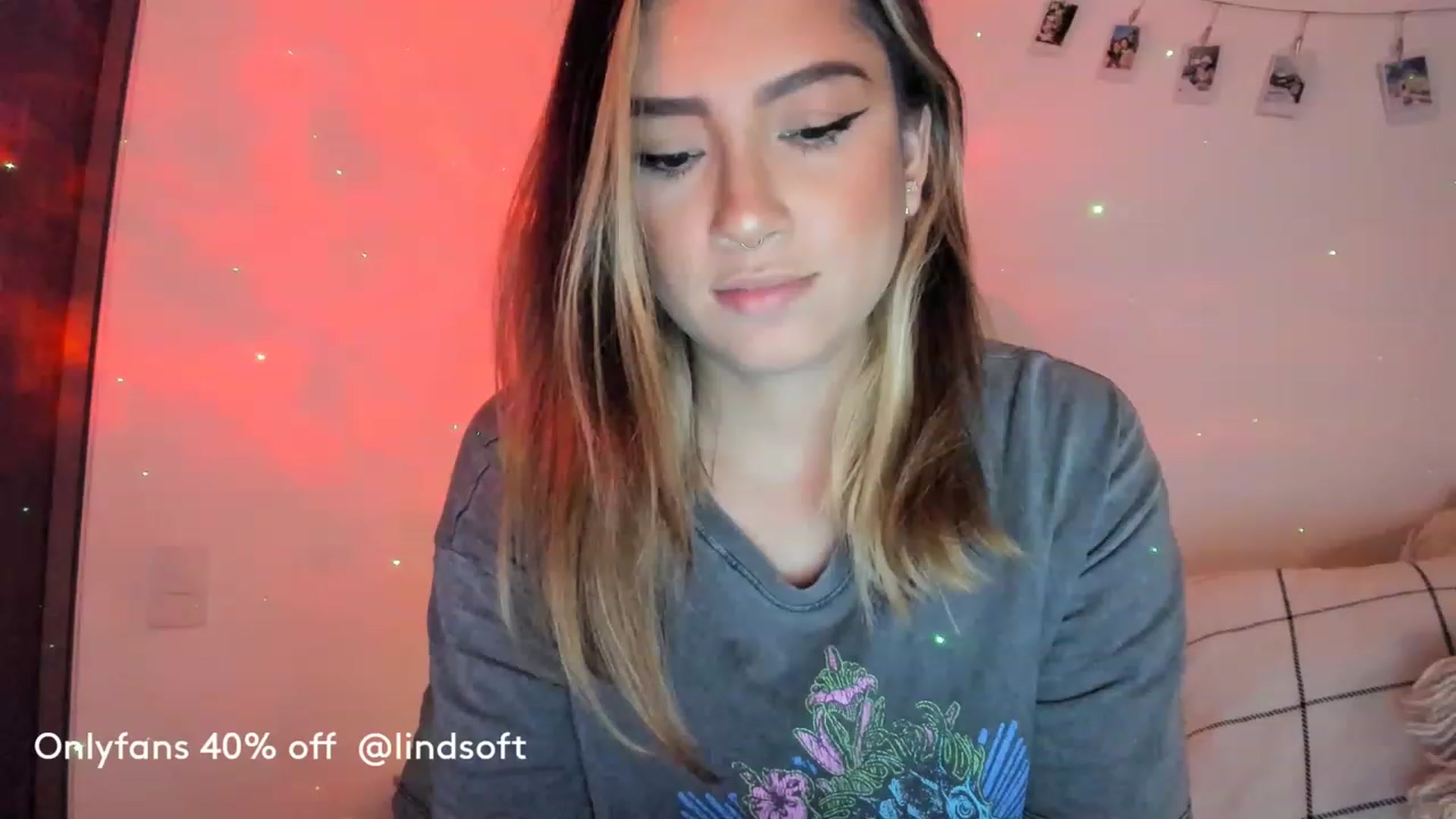 Gallery image thumbnail from Lindsoft's myfreecams stream on, 12/03/2022, 03:25 image 12 of 20