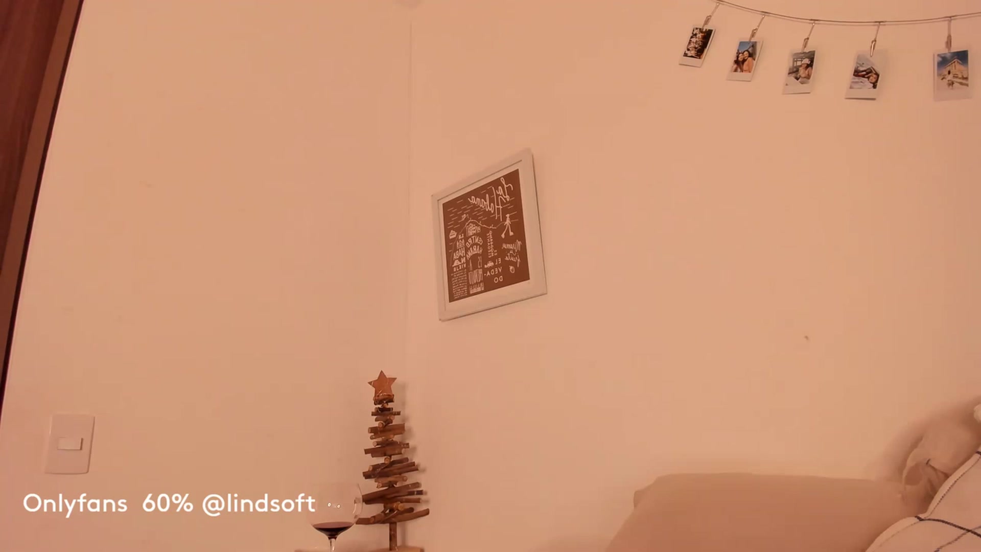 Gallery image thumbnail from Lindsoft's myfreecams stream on, 12/29/2022, 24:30 image 18 of 20