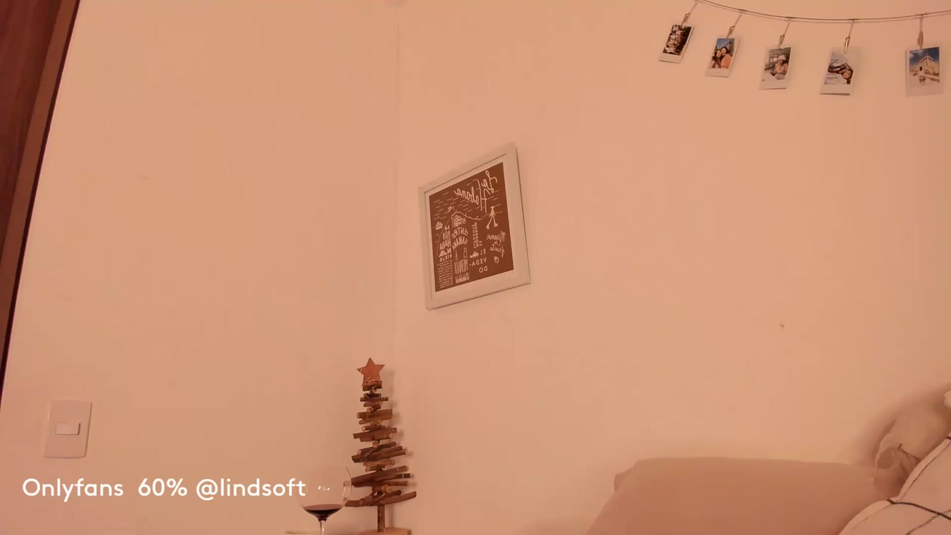 Gallery image thumbnail from Lindsoft's myfreecams stream on, 12/29/2022, 24:30 image 16 of 20