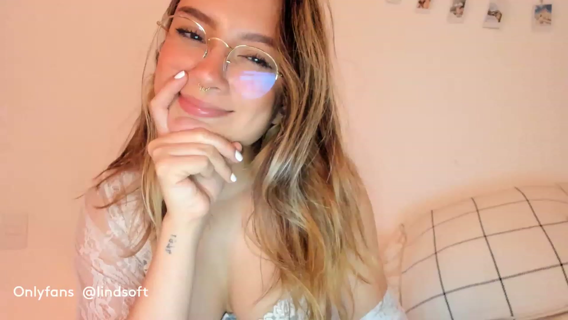 Gallery image thumbnail from Lindsoft's myfreecams stream on, 01/30/2023, 02:43 image 20 of 20