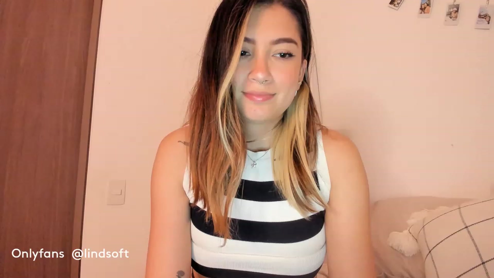 Gallery image thumbnail from Lindsoft's myfreecams stream on, 02/10/2023, 02:11 image 1 of 20