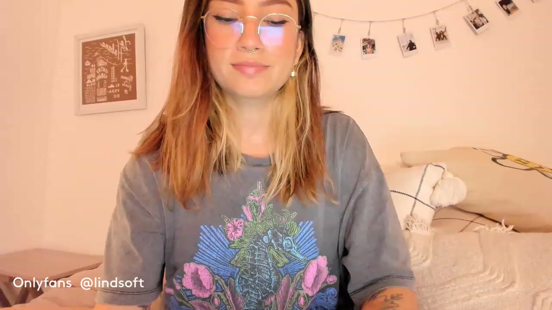 Gallery image thumbnail from Lindsoft's myfreecams stream on, 02/14/2023, 24:03 image 11 of 20