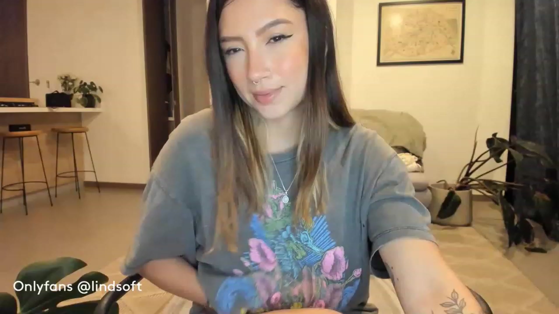 Gallery image thumbnail from Lindsoft's myfreecams stream on, 02/28/2023, 02:07 image 10 of 20