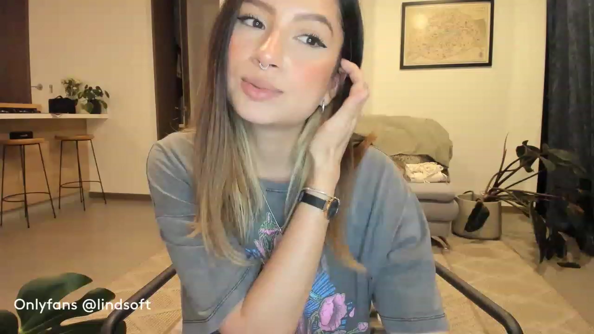 Gallery image thumbnail from Lindsoft's myfreecams stream on, 02/28/2023, 02:07 image 15 of 20