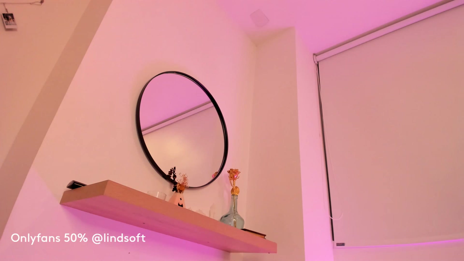Gallery image thumbnail from Lindsoft's myfreecams stream on, 03/28/2023, 03:04 image 12 of 20