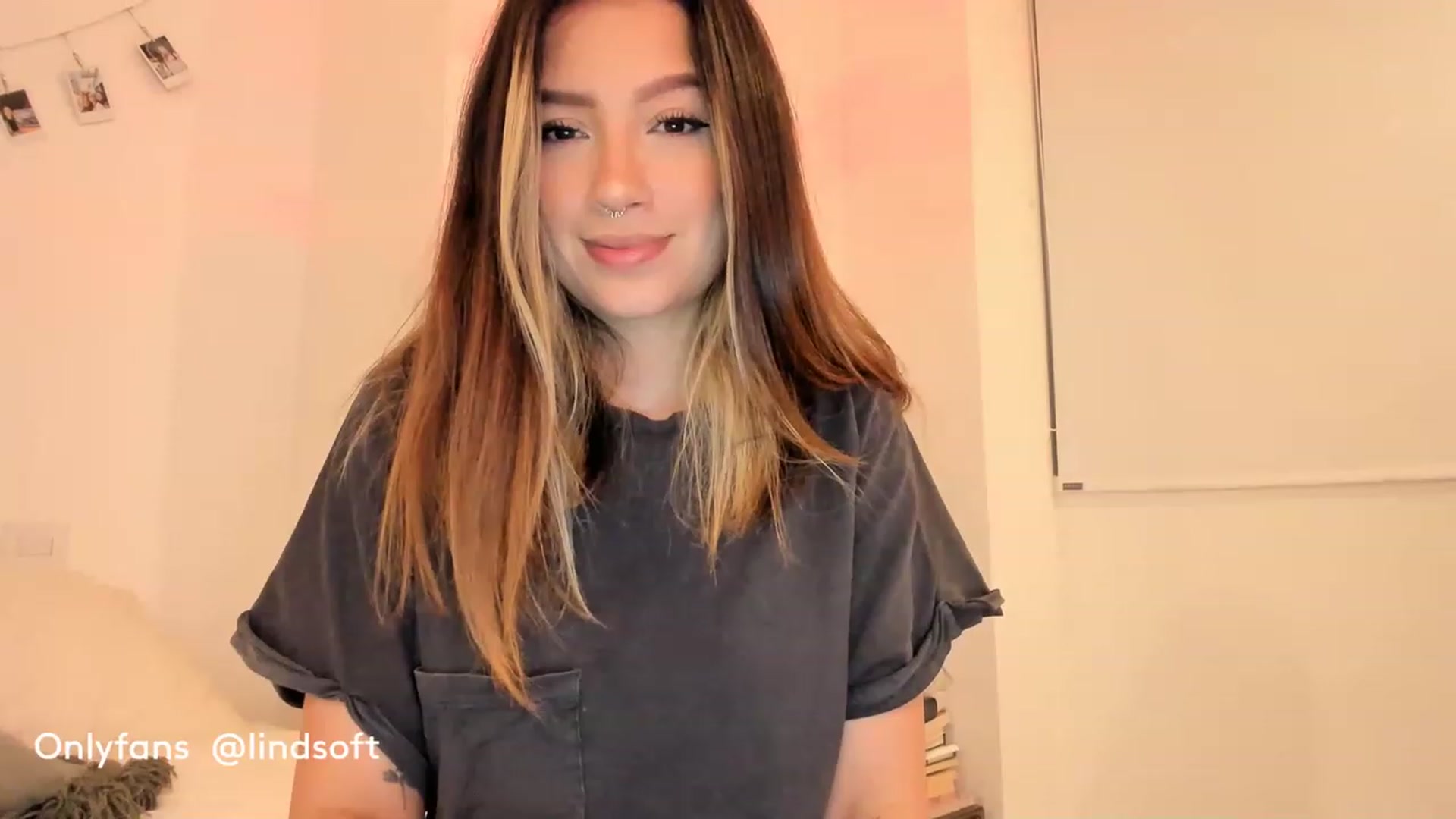 Gallery image thumbnail from Lindsoft's myfreecams stream on, 04/06/2023, 02:21 image 18 of 20