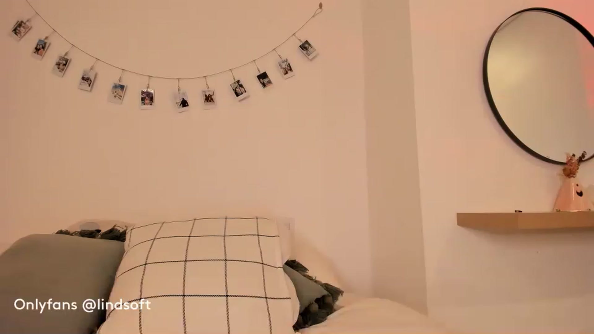 Gallery image thumbnail from Lindsoft's myfreecams stream on, 04/28/2023, 04:04 image 10 of 20