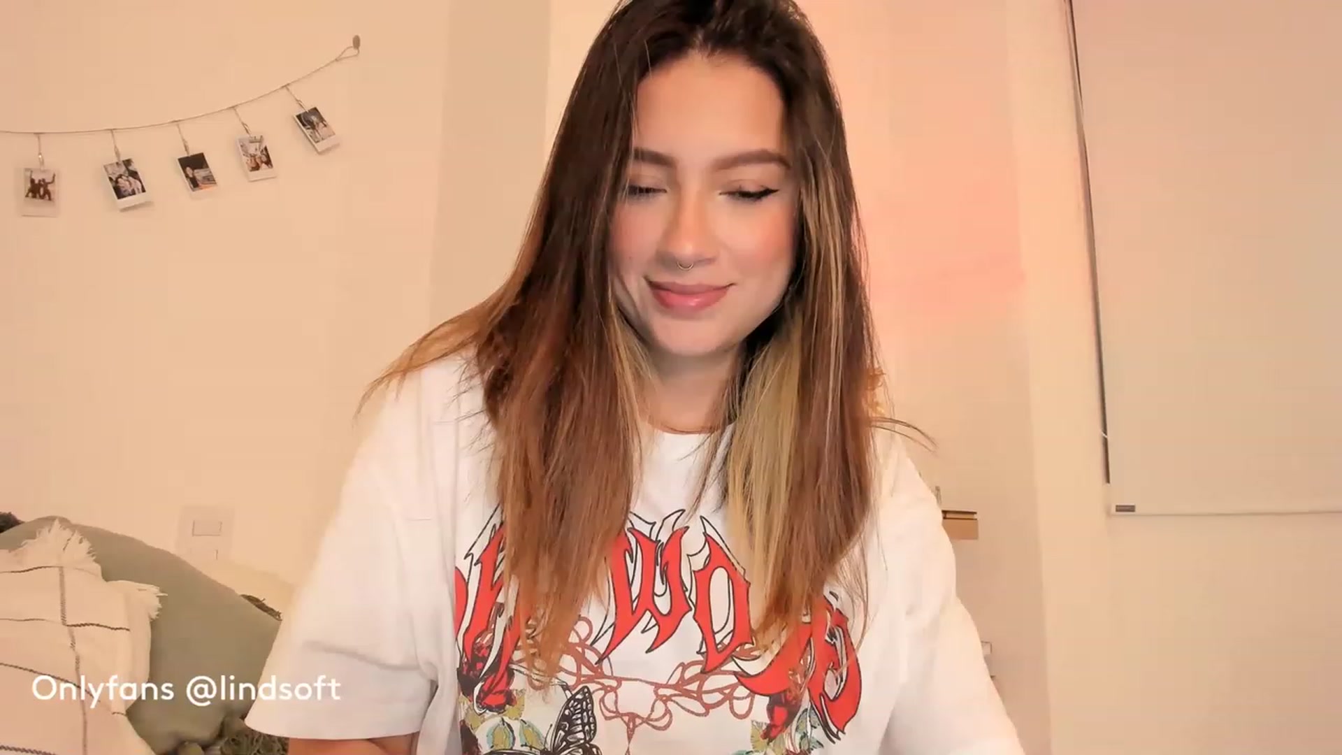 Gallery image thumbnail from Lindsoft's myfreecams stream on, 04/28/2023, 04:04 image 7 of 20