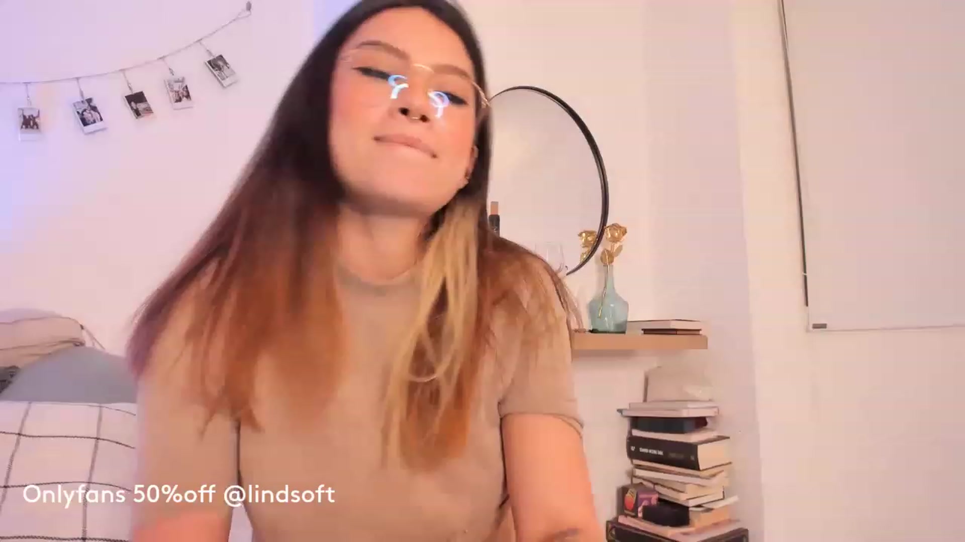Gallery image thumbnail from Lindsoft's myfreecams stream on, 05/17/2023, 03:52 image 10 of 20