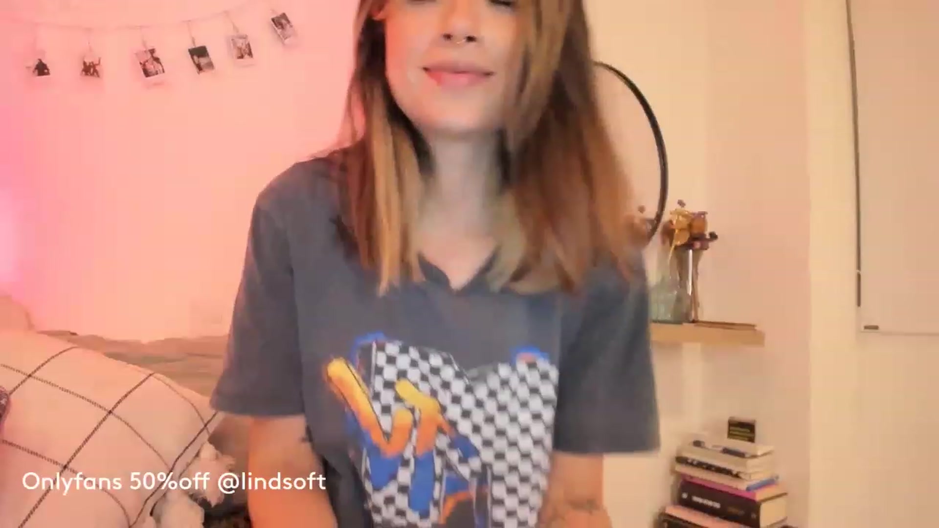 Gallery image thumbnail from Lindsoft's myfreecams stream on, 05/23/2023, 03:34 image 14 of 20