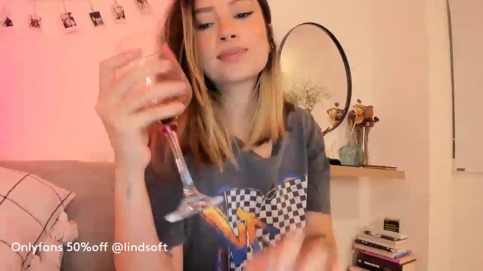 Gallery image thumbnail from Lindsoft's myfreecams stream on, 05/23/2023, 03:34 image 9 of 20