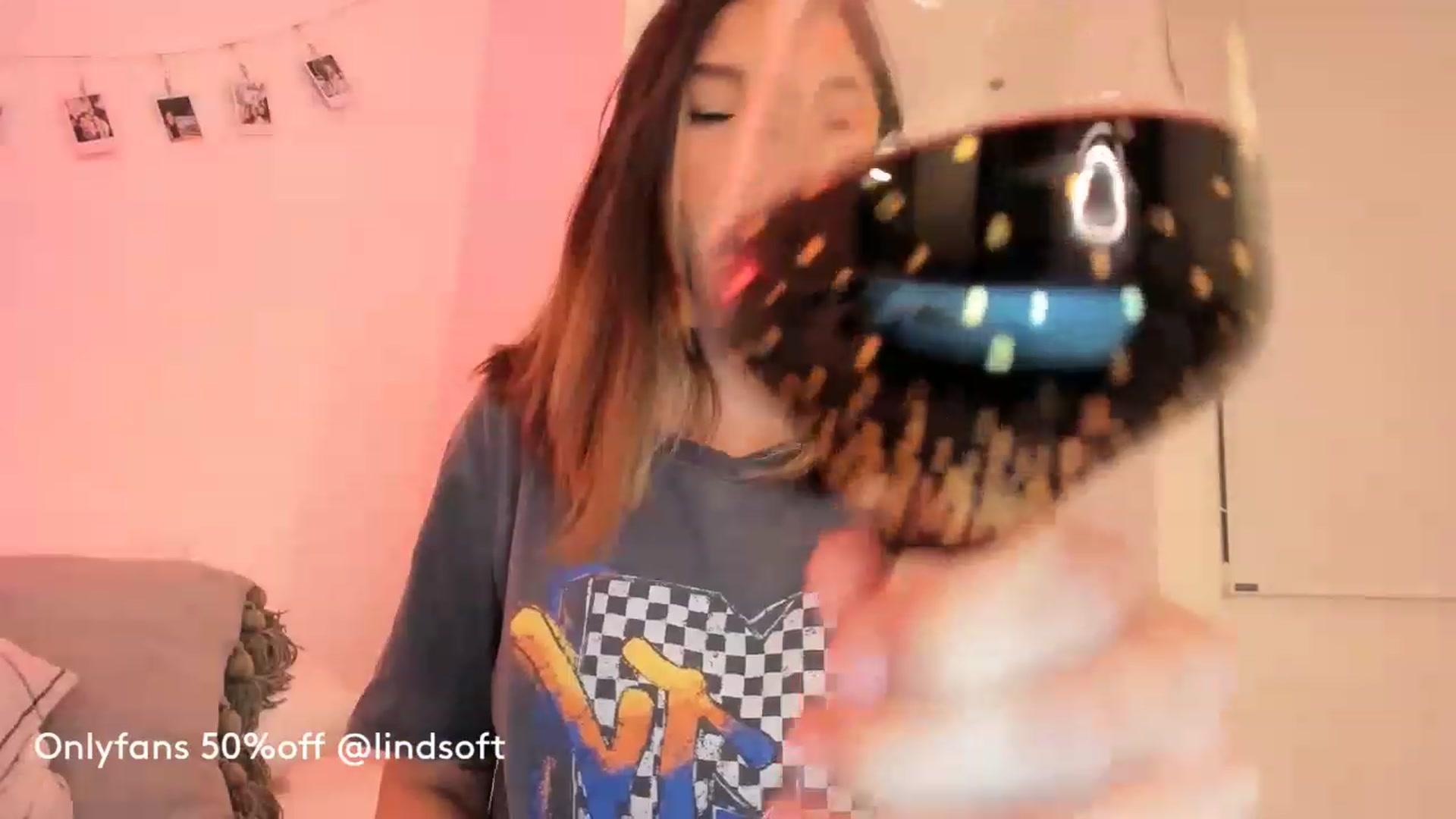 Gallery image thumbnail from Lindsoft's myfreecams stream on, 05/23/2023, 03:34 image 2 of 20