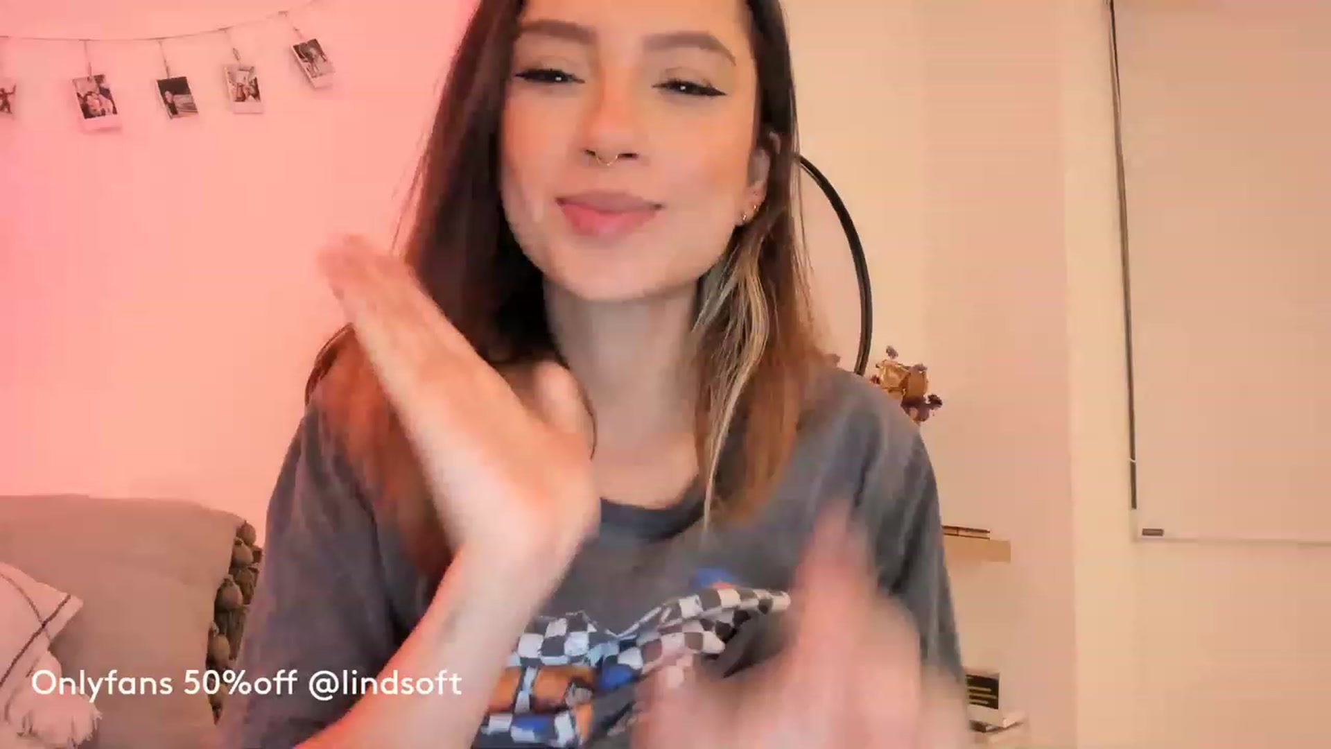 Gallery image thumbnail from Lindsoft's myfreecams stream on, 05/23/2023, 03:34 image 1 of 20