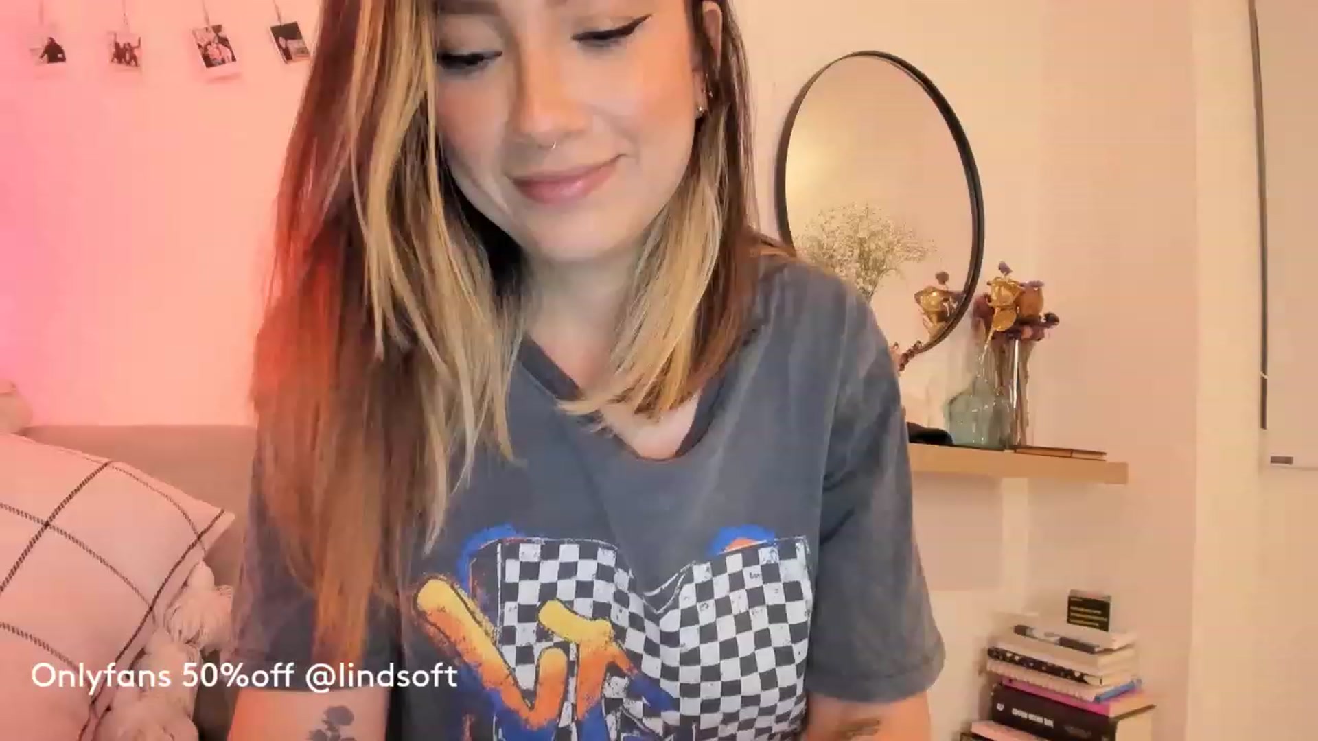 Gallery image thumbnail from Lindsoft's myfreecams stream on, 05/23/2023, 03:34 image 8 of 20