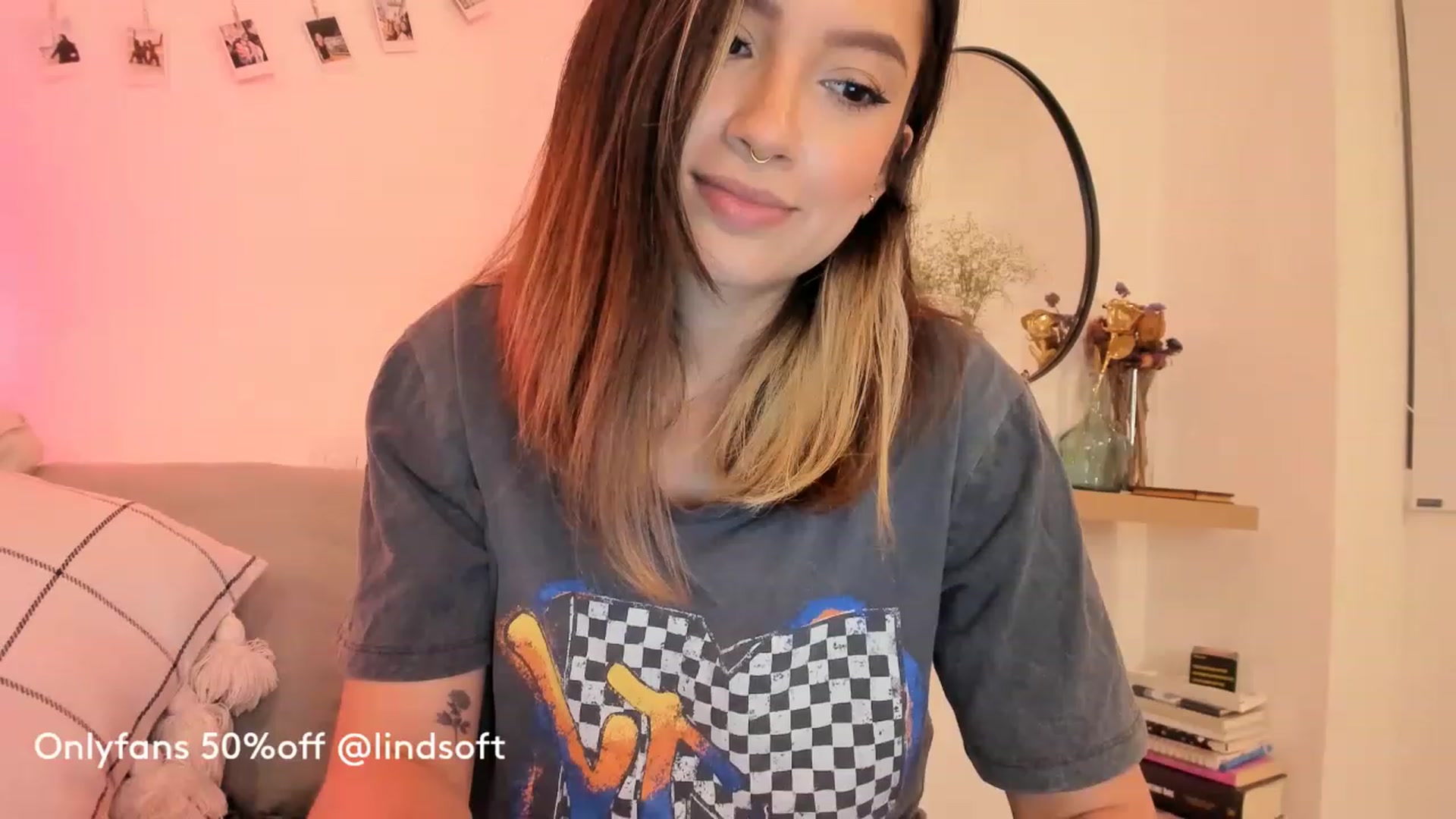 Gallery image thumbnail from Lindsoft's myfreecams stream on, 05/23/2023, 03:34 image 5 of 20