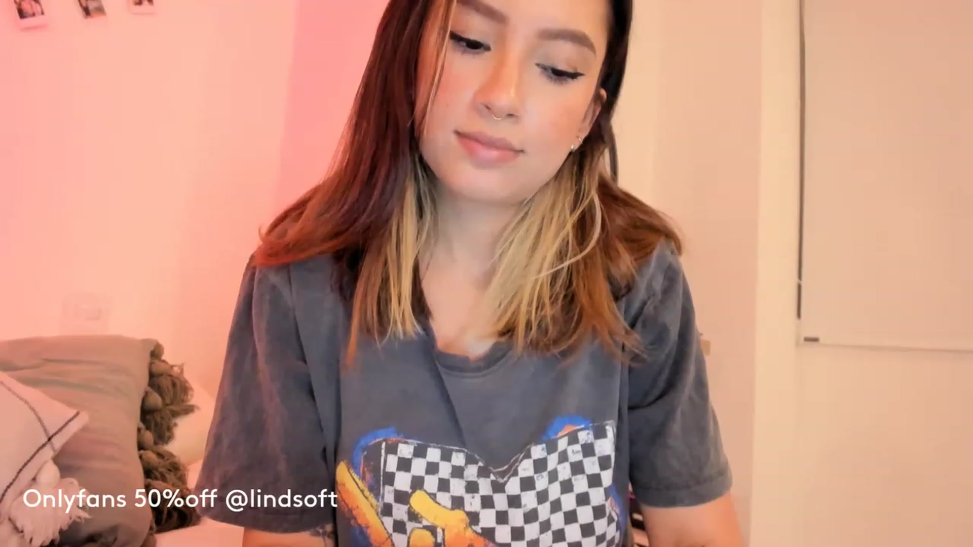 Gallery image thumbnail from Lindsoft's myfreecams stream on, 05/23/2023, 03:34 image 11 of 20