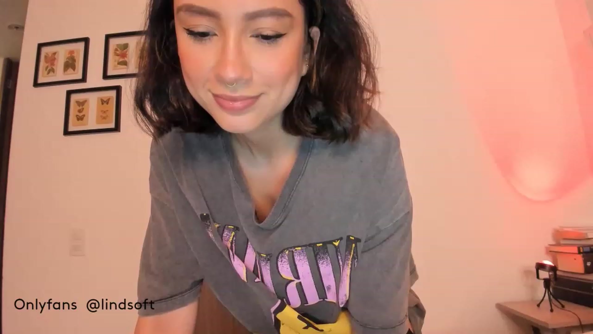 Gallery image thumbnail from Lindsoft's myfreecams stream on, 08/09/2023, 02:12 image 17 of 20
