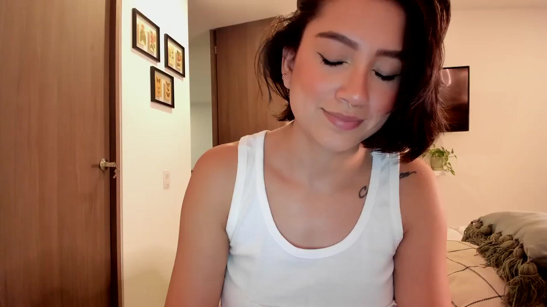 Gallery image thumbnail from Lindsoft's myfreecams stream on, 09/23/2023, 02:51 image 14 of 20
