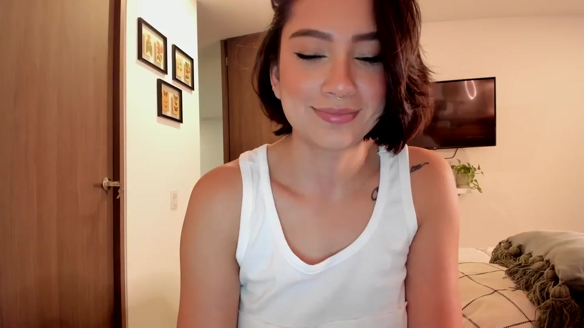Gallery image thumbnail from Lindsoft's myfreecams stream on, 09/23/2023, 02:51 image 16 of 20