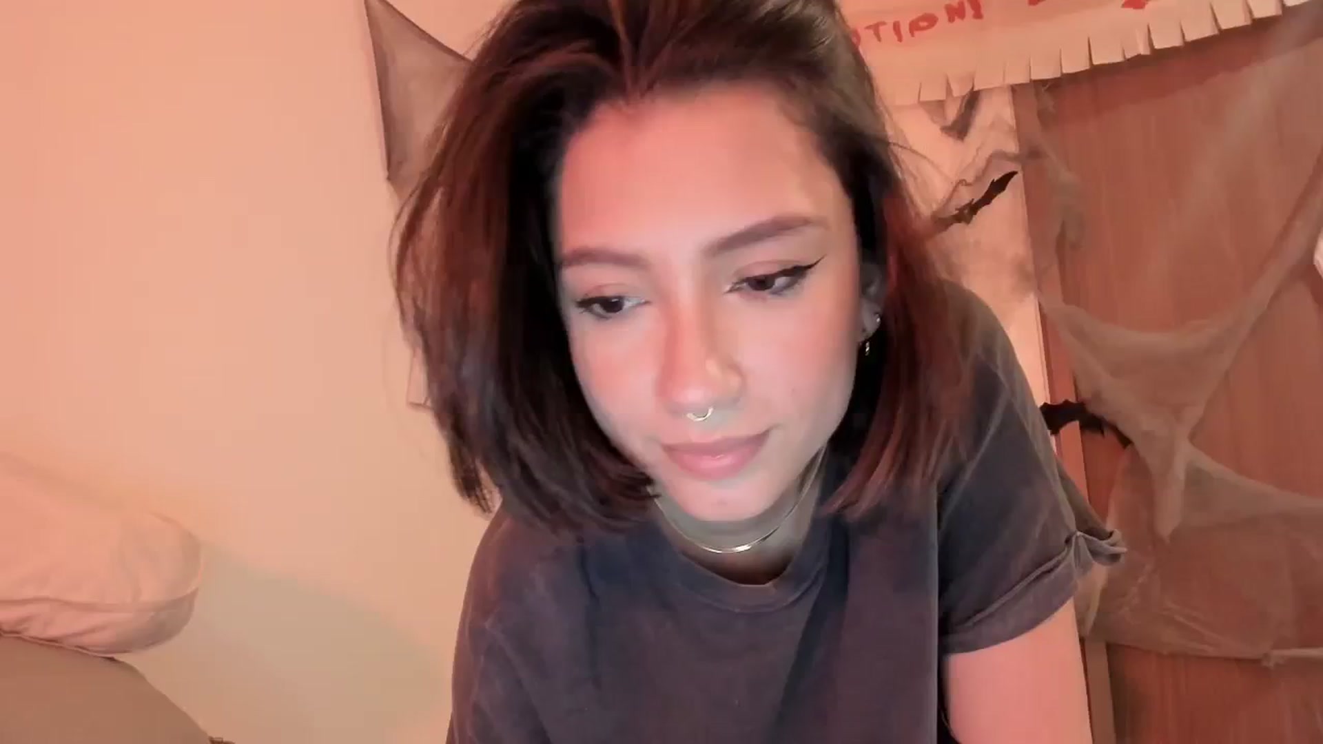 Gallery image thumbnail from Lindsoft's myfreecams stream on, 10/17/2023, 03:42 image 4 of 20